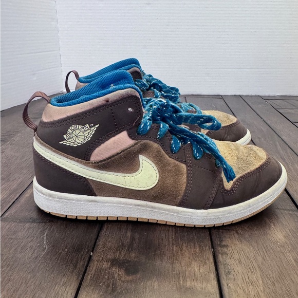 Nike GS Air Jordan 1 Mid SE Cacao Wow Ale Brown / Green 2.5 Youth EUC DZ6338-200 - Picture 2 of 8